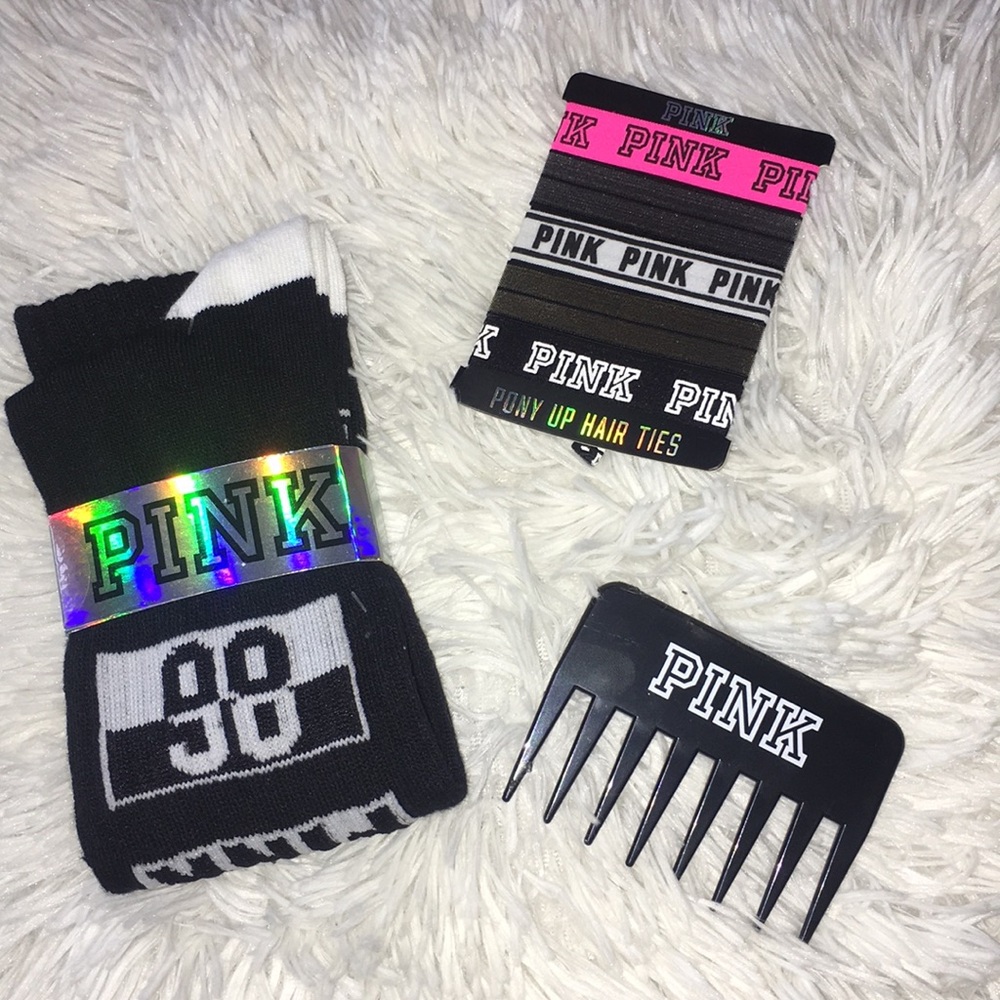 VICTORIA SECRET PINK BUNDLE-SOCKS,COMB,HAIR TIES💓